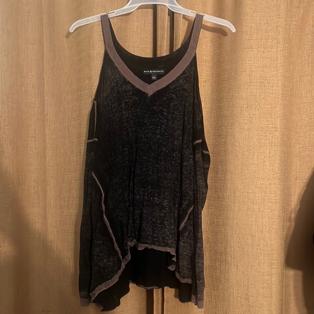 Cold shoulder top